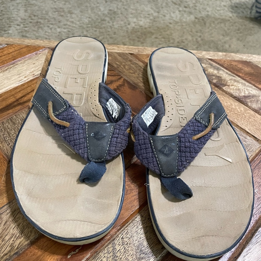 Sperry flip flops womens size 8